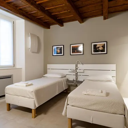 Ca Del アパート *